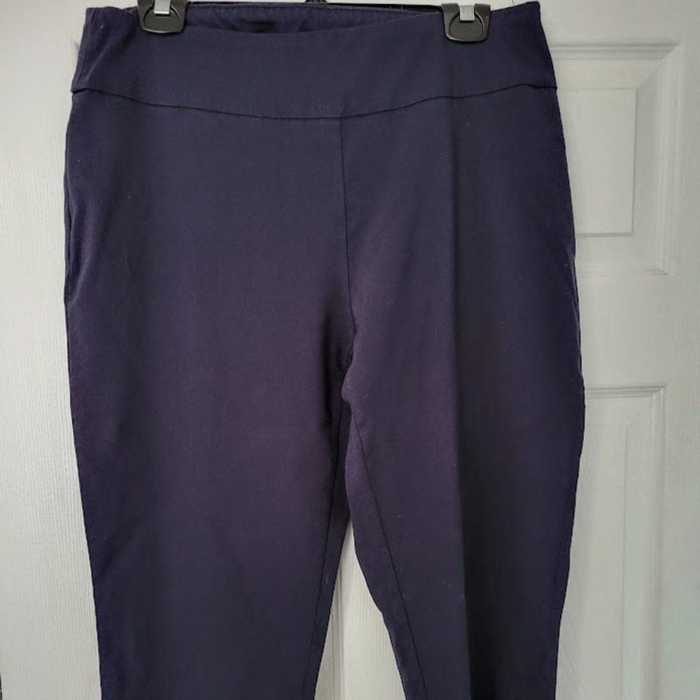 Kate Park navy stretch capris‎ Size 12
